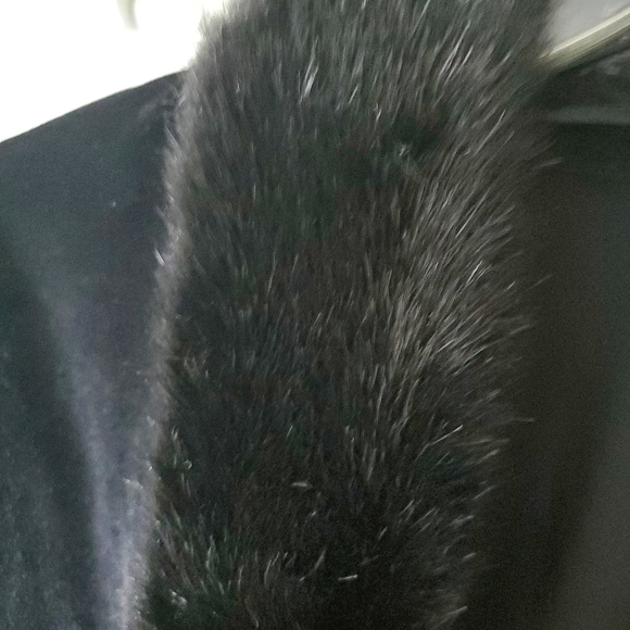 Velvet Shawl formal night out wedding - Picture 4 of 5